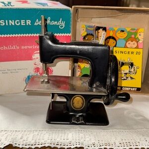 Black Singer Sewhandy Child's Sewing Machine